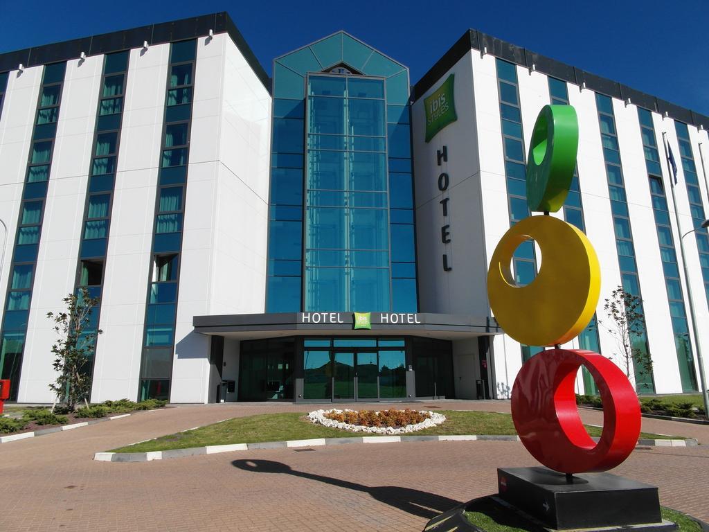 Ibis Styles Milano Melegnano Hotel Carpiano Exterior photo